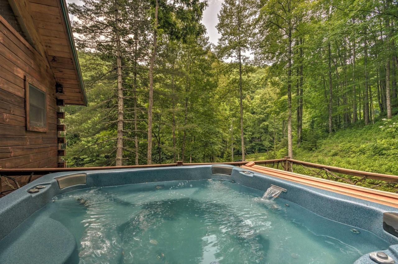 Bryson City Cabin With Wraparound Deck And Hot Tub Exterior photo